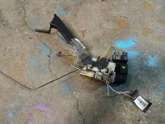 Замок двери на Honda Stepwgn RF5 Фото 4