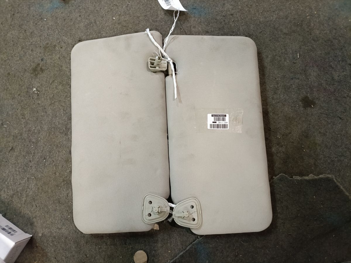 Козырек от солнца на Nissan Tiida Latio SC11 Фото 4