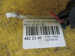 Датчик детонации 30530 PNA 003 на Honda Stepwgn RG1 K20A Фото 2