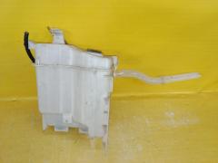 Бачок омывателя на Toyota Voxy ZRR70G большой 060851-073