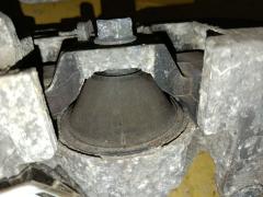 Подушка двигателя на Nissan X-Trail NT31 MR20DE Фото 3