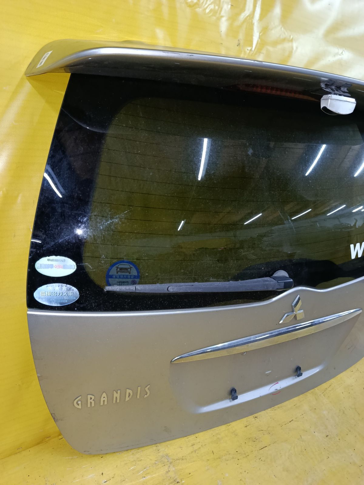 Дверь задняя на Mitsubishi Grandis NA4W Фото 6