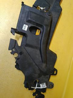 Защита замка капота 53795-05010, 53141-05030 на Toyota Avensis AZT250 1AZ-FSE Фото 2