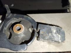 Подушка двигателя на Toyota Avensis AZT255 1AZ-FSE Фото 5