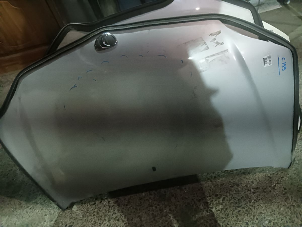 Капот 99г. 53301-52050 на Toyota Platz SCP11 Фото 7