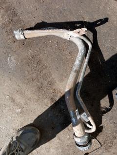 Заливная горловина топливного бака 77201-52050 на Toyota Platz SCP11 1SZ-FE Фото 5