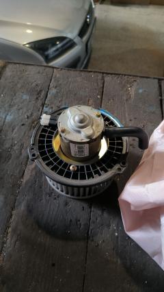 Мотор печки на Mitsubishi Pajero Io H66W Фото 4