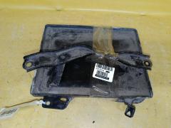Подставка под аккумулятор на Toyota Corolla Fielder ZRE144G