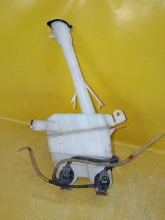 Бачок омывателя 85315-13080 на Toyota Corolla Fielder ZRE144G Фото 2