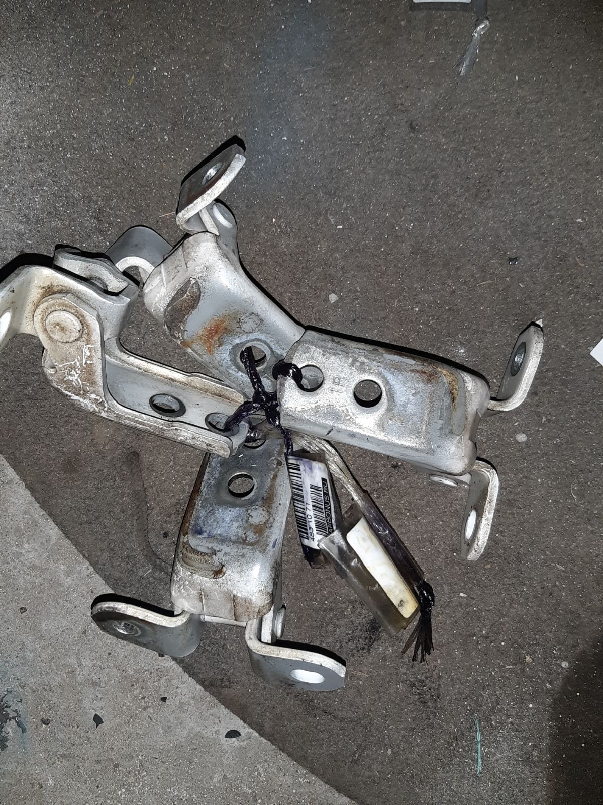 Петля двери шарнирная на Toyota Mark Ii GX115 Фото 3