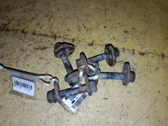 Болт эксцентриковый на Toyota Mark II GX105 1G-FE 48190-22030, Заднее расположение