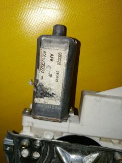 Стеклоподъемный механизм 69810-05060 на Toyota Avensis AZT250 Фото 2
