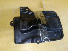 Подставка под аккумулятор на Toyota Corolla Fielder NZE144G Фото 2