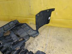 Защита двигателя 51442-28150, 51441-28170, 52618-28020 на Toyota Voxy ZRR70G 3ZR-FAE Фото 3