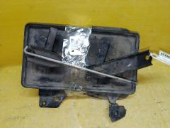 Подставка под аккумулятор на Toyota Corolla Fielder NZE141G