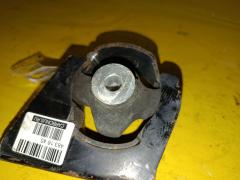 Подушка двигателя на Toyota Corolla Fielder NZE144G 1NZ-FE Фото 2