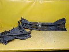 Решетка под лобовое стекло на Mitsubishi Grandis NA4W MR996559  MR956610  MR954609