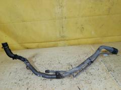 Заливная горловина топливного бака 77201-28282 на Toyota Voxy ZRR75G 3ZR-FE Фото 2