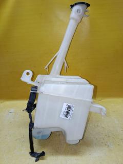 Бачок омывателя на Toyota Corolla Fielder ZRE144G 85315-13080