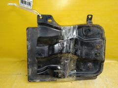 Подставка под аккумулятор на Toyota Corolla Fielder ZRE144G Фото 2