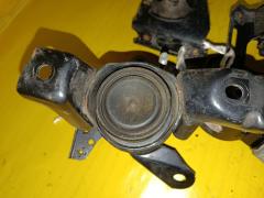 Подушка двигателя на Toyota Corolla Fielder ZRE144G 2ZR-FE Фото 5