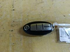 Ключ двери на Nissan Serena C25