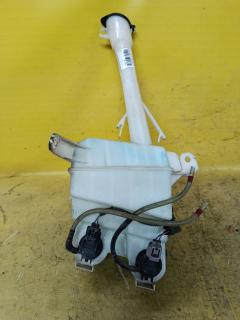Бачок омывателя 85315-13080 на Toyota Corolla Fielder NZE144G Фото 4