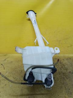 Бачок омывателя 85315-13080 на Toyota Corolla Fielder NZE144G Фото 3