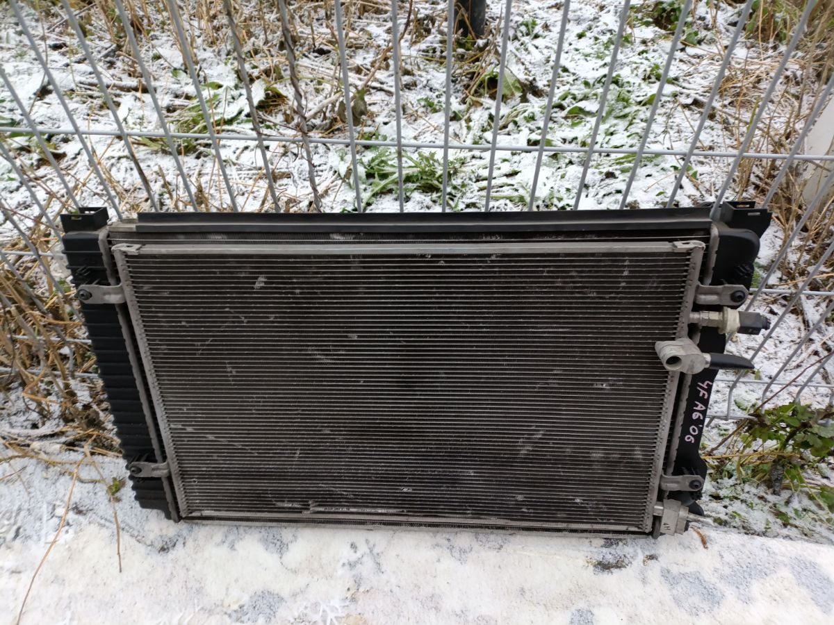 Радиатор ДВС на Audi A6 4F Фото 12