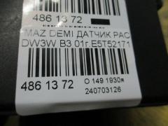 Датчик расхода воздуха E5T52171 на Mazda Demio DW3W B3 Фото 3