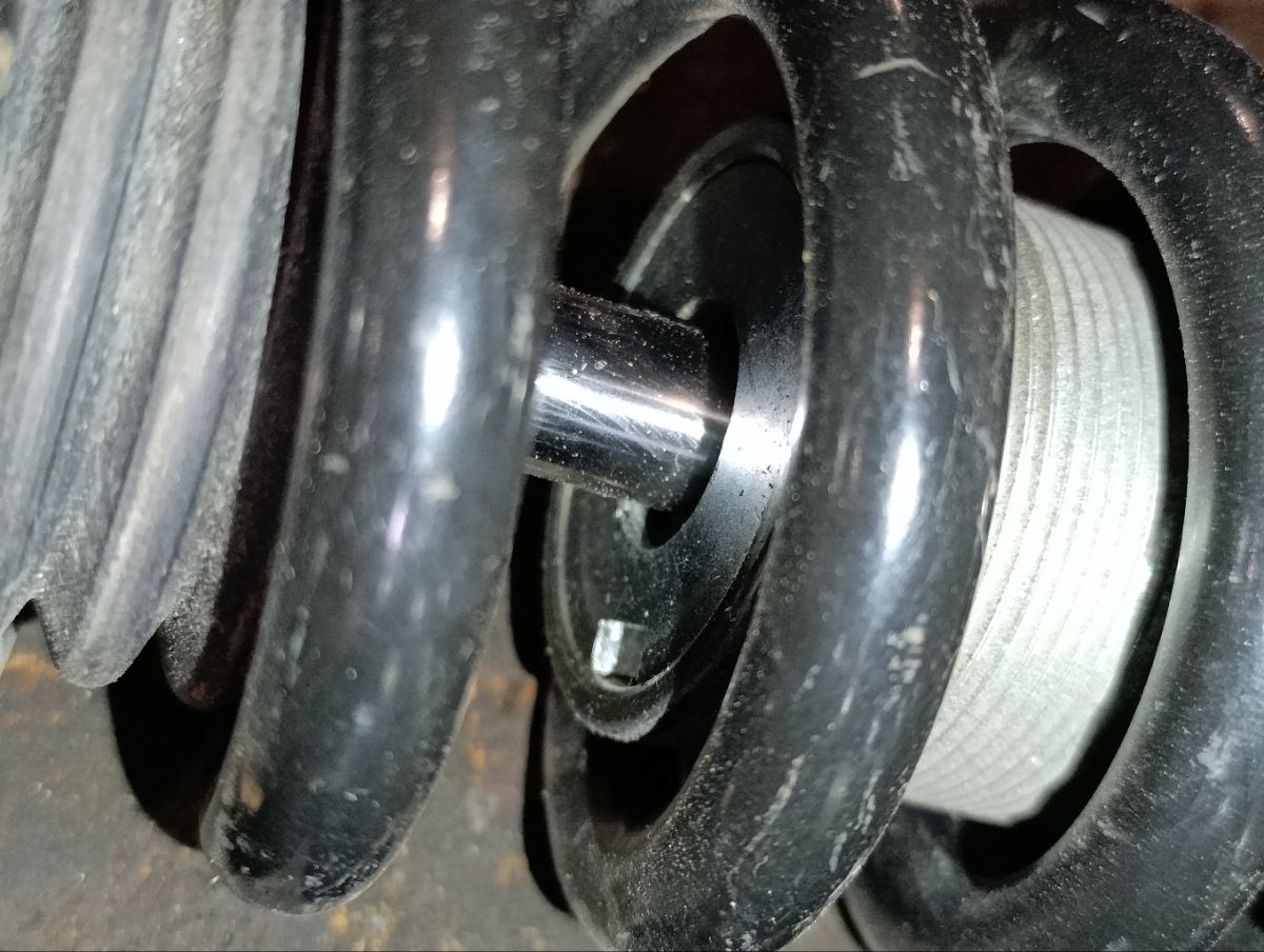 Стойка амортизатора на Toyota Crown GRS182 3GR-FSE Фото 22