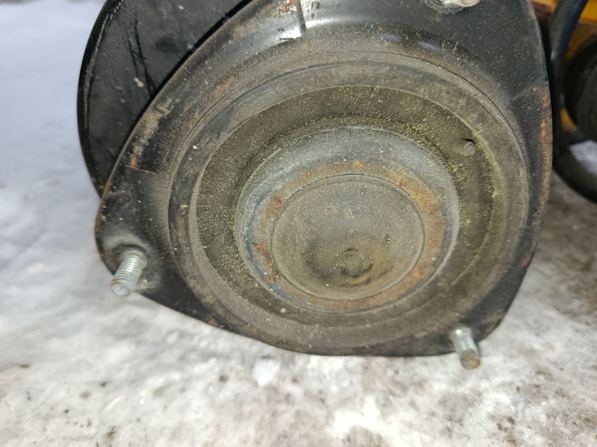 Стойка амортизатора на Subaru Legacy Wagon BP5 EJ20X Фото 2