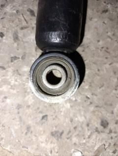 Стойка амортизатора 48080-50110 на Toyota Celsior UCF31 3UZ-FE Фото 4