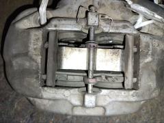 Суппорт на Toyota Celsior UCF31 3UZ-FE Фото 4