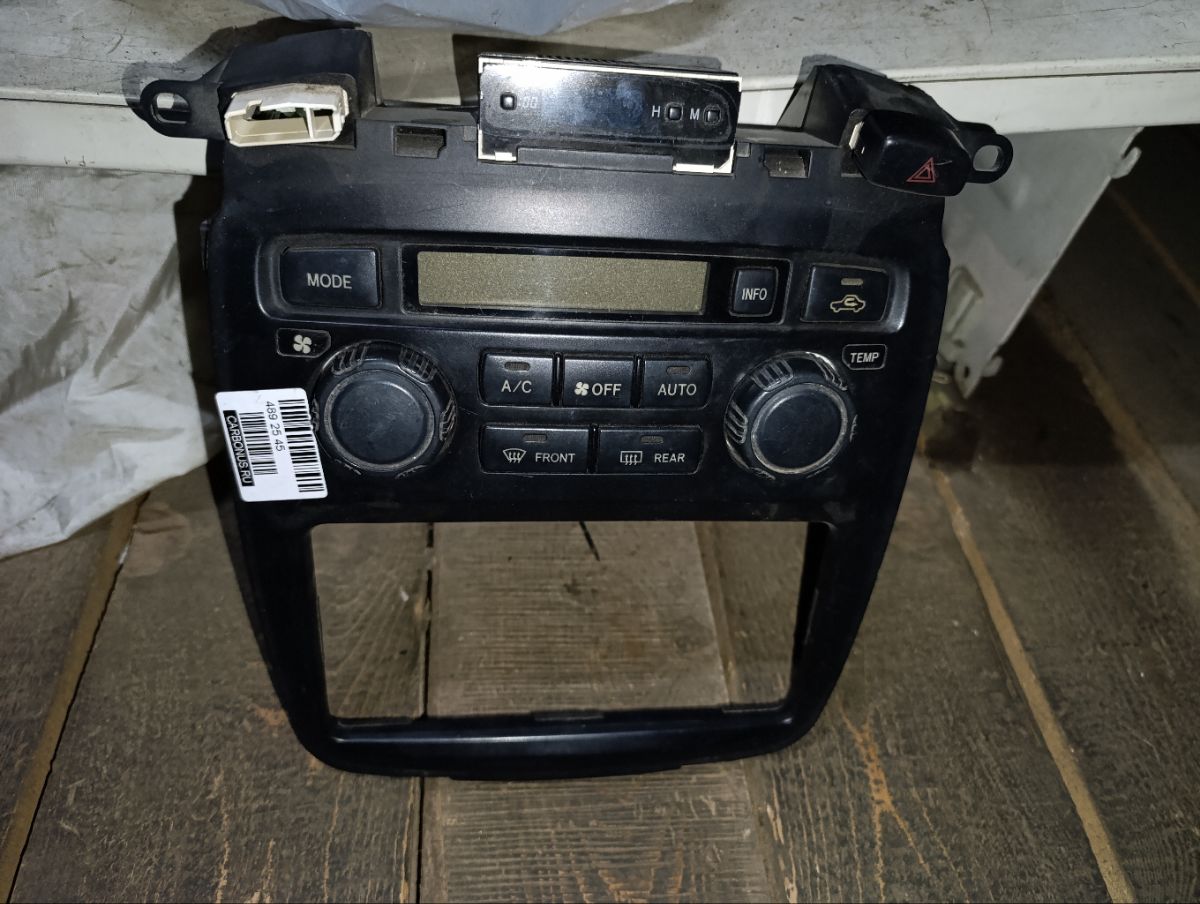 Блок управления климатконтроля 84010-48190 на Toyota Kluger MCU25W 1MZ-FE Фото 3