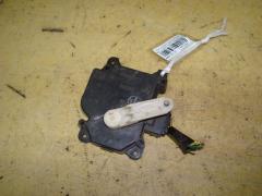 Моторчик заслонки печки 063700-7051 на Toyota Harrier MCU15W 1MZ-FE Фото 2