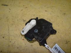 Моторчик заслонки печки 063700-7051 на Toyota Harrier MCU15W 1MZ-FE Фото 2