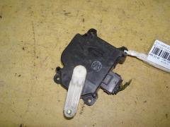 Моторчик заслонки печки 063700-7051 на Toyota Harrier MCU15W 1MZ-FE Фото 2