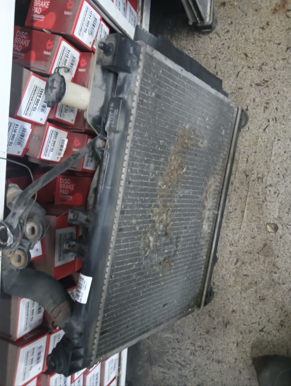 Радиатор ДВС 01153043, 028M89, 1025151SX, 102957, 130225, 1460-0127, 16400-0J020, 16400-21060, 16400-21070, 16400-21070-N1, 16400-21070-R1, 16400-21080, 16400-21081, 16400-21090, 16400-21120, 16400-21121, 1640021060, 1640021070, 164002107087, 1640021071, 1640021080, 16403-0J020, 2060347, 2061046, 2064058, 2064073, 2065108, 210031N, 284798T, 284799H, 284799HA, 284799T, 29170, 29170A, 29340, 31-1125, 34611011, 350213103700, 366000, 53002259, 53212, 60532259, 6112177N, 64799, 64799A, 734841, 810308-4, 8103084K, 8109302258, 8109302287, 812259R, 8660551, 8660553, 8MK 376 748-351, 8MK 376 773-471, ACRB142, ADT39859, CR 1523 000S, CU2305, DA15110CHK, DAP151010CHK, DCM3214, DRM50080, FP 70 A534, FP 70 A534-X, FX-036-8054, FX-036-8054A, JAPRDA153043, JPR0030, KTO259, LH2305(16)A/T, LRC 1907, NC01076053B, NC01076054B, NDT-1121, PL010863, PRS3538, RA2405, RA64799, RA64799A, RA64799Q, RB2927, RD4446, RDA153043, STR0159, STR0160, STTY000W10, T156A59, T553-16, T789-01, TD-036-8054, TD-036-8054A, TO-0195-16, TO2259, TOY0W10, TY-NCP-1216, TY000W10, TY01100501000, TY37062A, TYNCP1216, TYV1005B0, TYYAS99-912, TYYAS99-913, TYYAS99912, VCS4799, WG1722143 на Toyota Probox NCP51V 1NZ-FE Фото 5