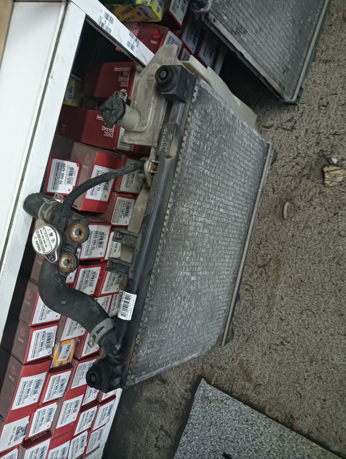 Радиатор ДВС 01153043, 028M89, 1025151SX, 102957, 130225, 1460-0127, 16400-0J020, 16400-21060, 16400-21070, 16400-21070-N1, 16400-21070-R1, 16400-21080, 16400-21081, 16400-21090, 16400-21120, 16400-21121, 1640021060, 1640021070, 164002107087, 1640021071, 1640021080, 16403-0J020, 2060347, 2061046, 2064058, 2064073, 2065108, 210031N, 284798T, 284799H, 284799HA, 284799T, 29170, 29170A, 29340, 31-1125, 34611011, 350213103700, 366000, 53002259, 53212, 60532259, 6112177N, 64799, 64799A, 734841, 810308-4, 8103084K, 8109302258, 8109302287, 812259R, 8660551, 8660553, 8MK 376 748-351, 8MK 376 773-471, ACRB142, ADT39859, CR 1523 000S, CU2305, DA15110CHK, DAP151010CHK, DCM3214, DRM50080, FP 70 A534, FP 70 A534-X, FX-036-8054, FX-036-8054A, JAPRDA153043, JPR0030, KTO259, LH2305(16)A/T, LRC 1907, NC01076053B, NC01076054B, NDT-1121, PL010863, PRS3538, RA2405, RA64799, RA64799A, RA64799Q, RB2927, RD4446, RDA153043, STR0159, STR0160, STTY000W10, T156A59, T553-16, T789-01, TD-036-8054, TD-036-8054A, TO-0195-16, TO2259, TOY0W10, TY-NCP-1216, TY000W10, TY01100501000, TY37062A, TYNCP1216, TYV1005B0, TYYAS99-912, TYYAS99-913, TYYAS99912, VCS4799, WG1722143 на Toyota Succeed NCP51V 1NZ-FE Фото 3