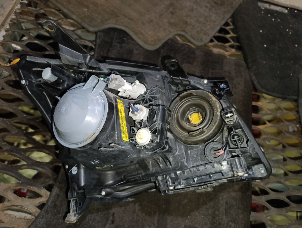 Фара 35-107 35-107 на Toyota Avensis AZT250 Фото 15