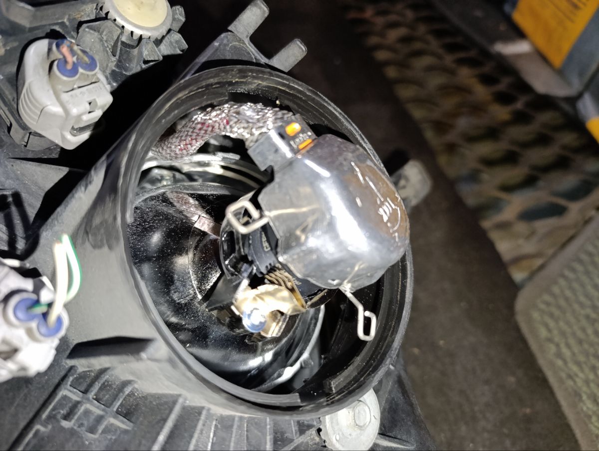 Фара 35-107 35-107 на Toyota Avensis AZT250 Фото 26