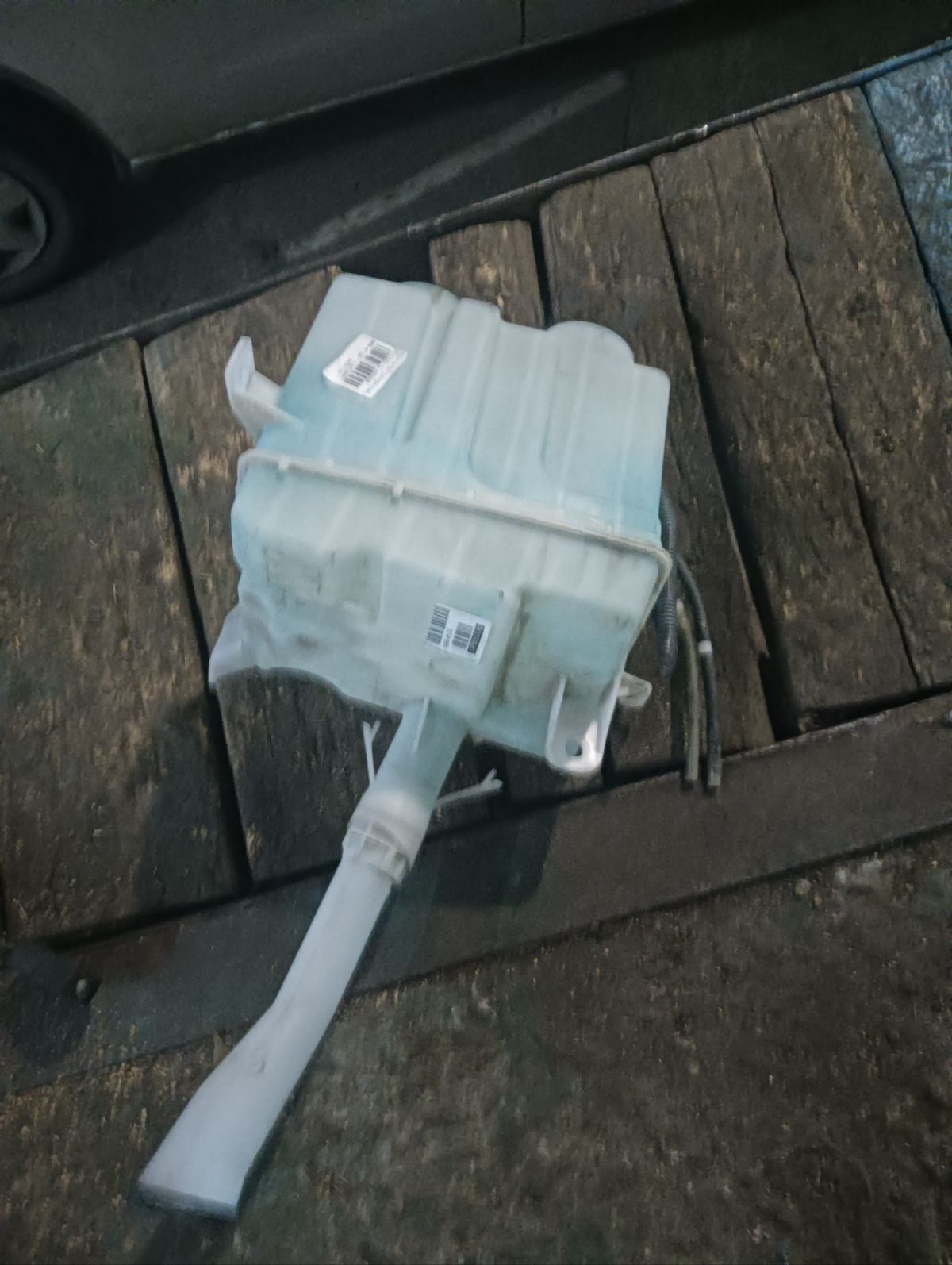 Бачок омывателя 85315-68020 на Toyota Wish ZGE20G Фото 3