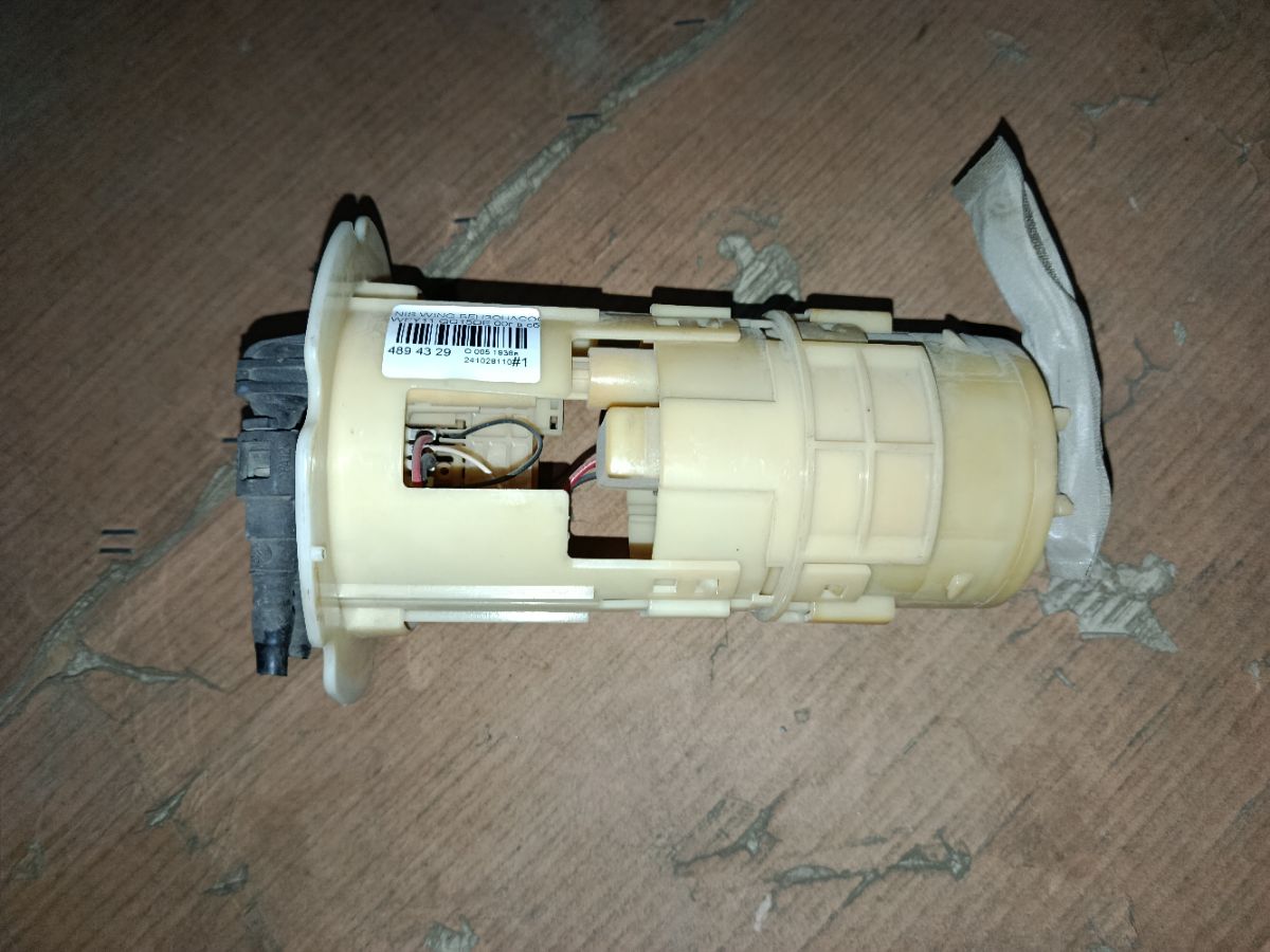 Бензонасос на Nissan Wingroad WFY11 QG15DE Фото 6