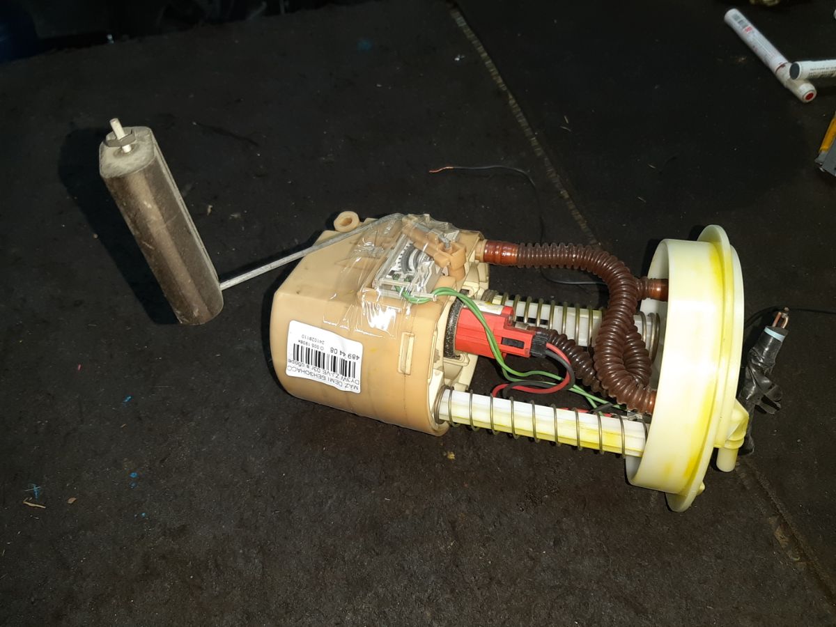 Бензонасос 2S6U9350A1A, ZJ201335XA на Mazda Demio DY3W ZJ-VE Фото 3