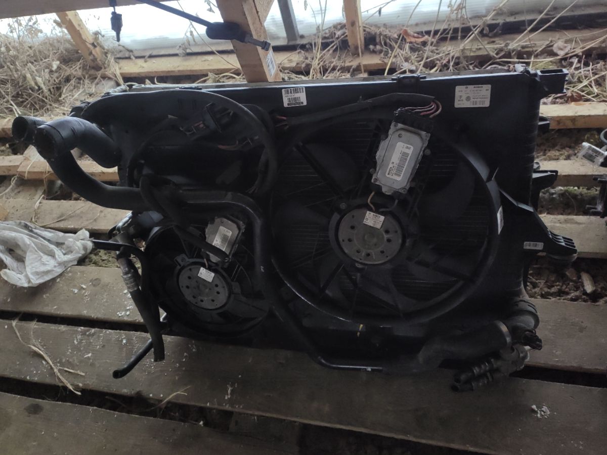 Радиатор ДВС 7L6121253 на Audi Q7 4L BHK Фото 3