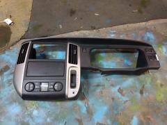 Консоль магнитофона на Nissan Serena C25 Фото 4
