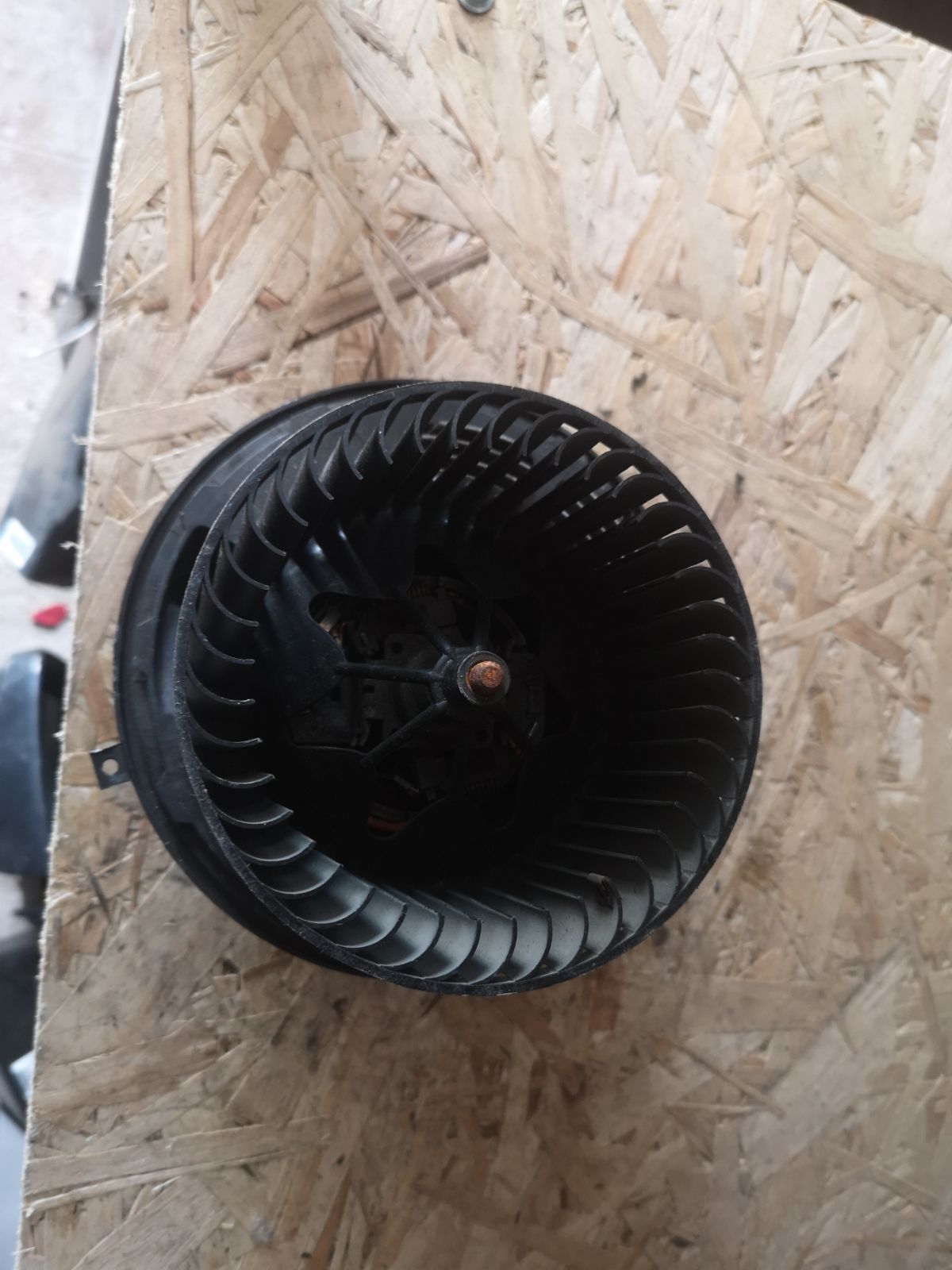 Мотор печки 64116933664, 64119227671 на Bmw 1-Series E87-UE12 Фото 3 Мотор печки 64116933664, 64119227671 на Bmw 1-Series E87-UE12 Фото 3