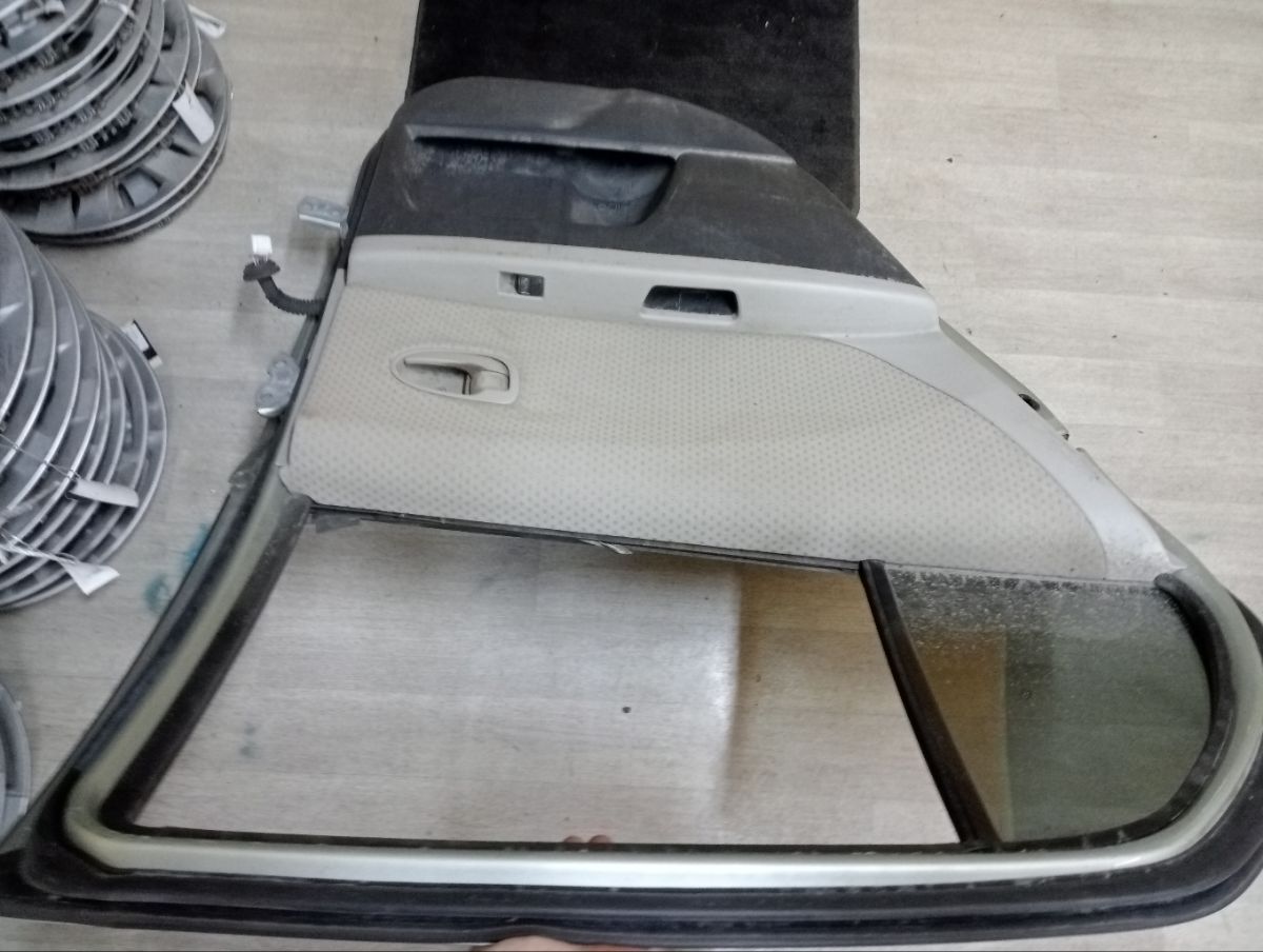 Дверь боковая на Toyota Vitz KSP90 Фото 4