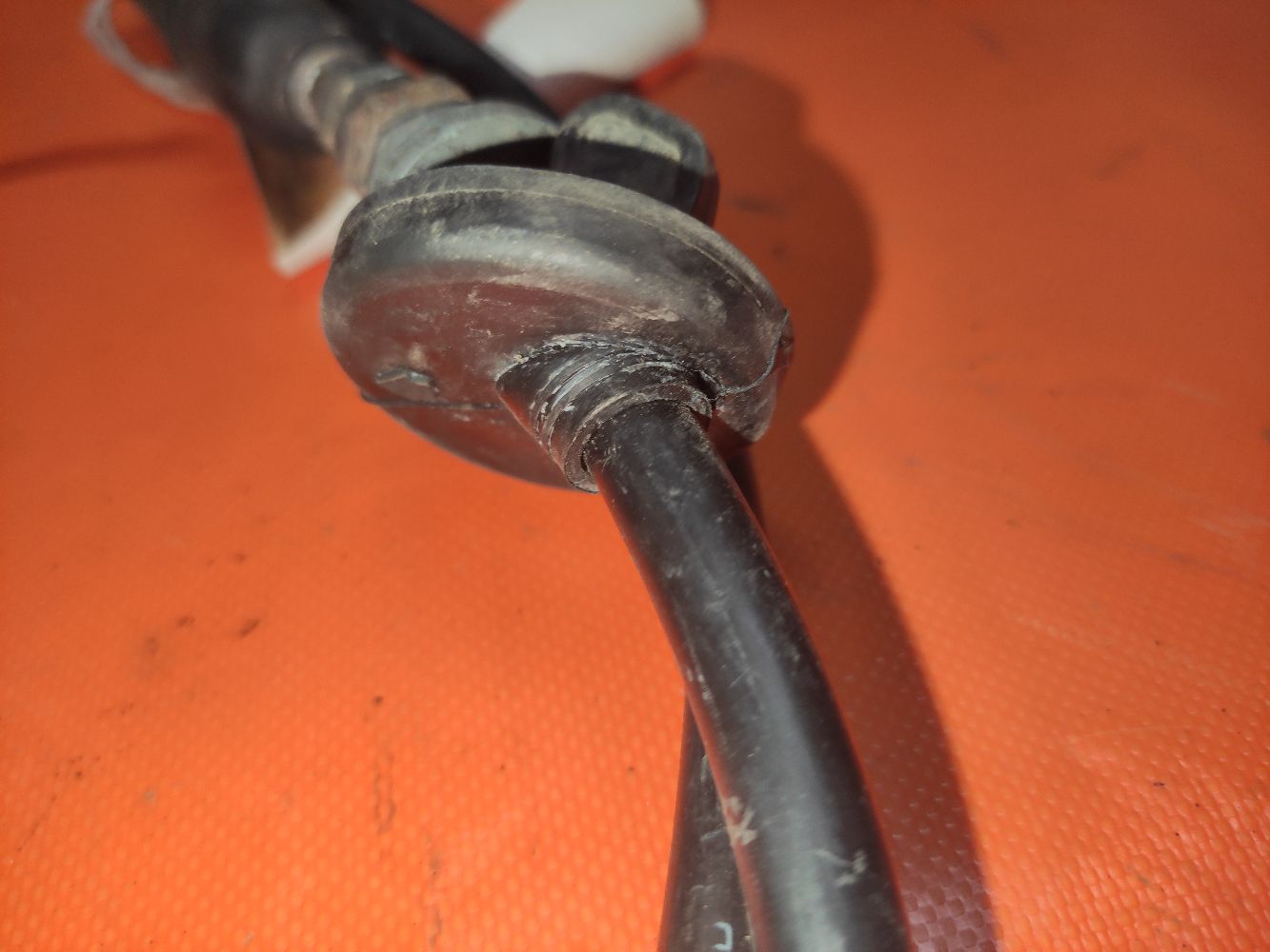 Тросик на коробку передач на Mazda Demio DW3W B3 Фото 12